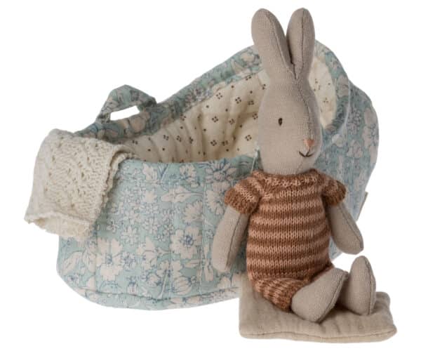 16-1023-10 Maileg Rabbit in Carrot Cot Micro - Bruin