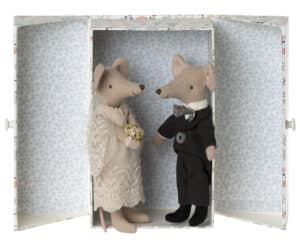 17-3300-01 - Maileg Wedding Mice Couple in Box 5707304126225 - (1)