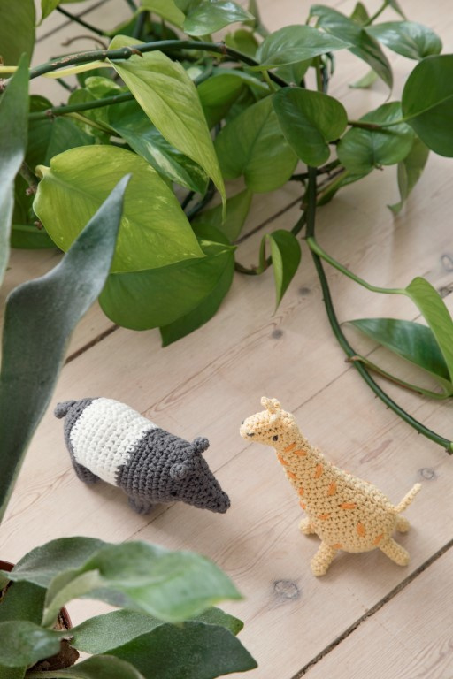 Sebra Crochet Rattle Rammelaar - Tip the Tapir (op=op)
