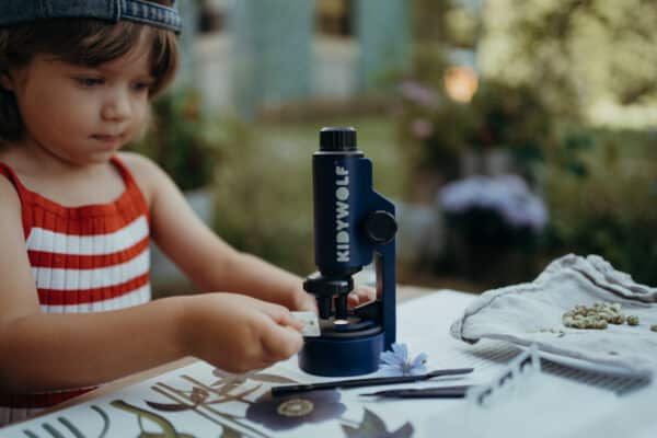 Kidywolf Educatief Speelgoed. Mooi educatief speelgoed van Kidywolf zoals een draagbare microscoop, een telescoop, een weerstation en een timer. 