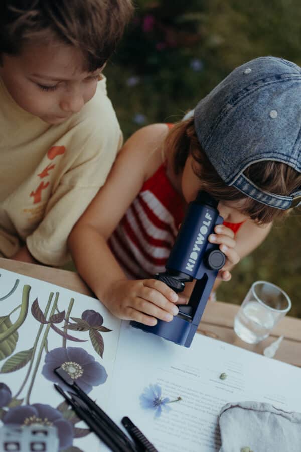 Kidywolf Educatief Speelgoed. Mooi educatief speelgoed van Kidywolf zoals een draagbare microscoop, een telescoop, een weerstation en een timer. 