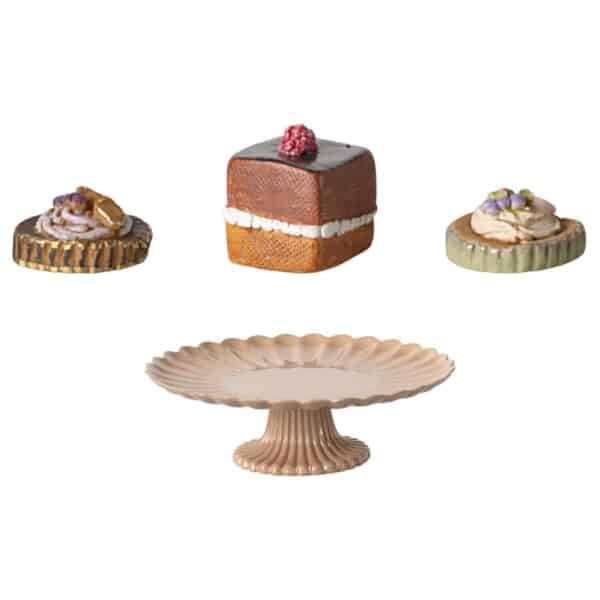 Maileg Poppenhuis Accessoires Cakes and Cakestand Mini 5707304138099