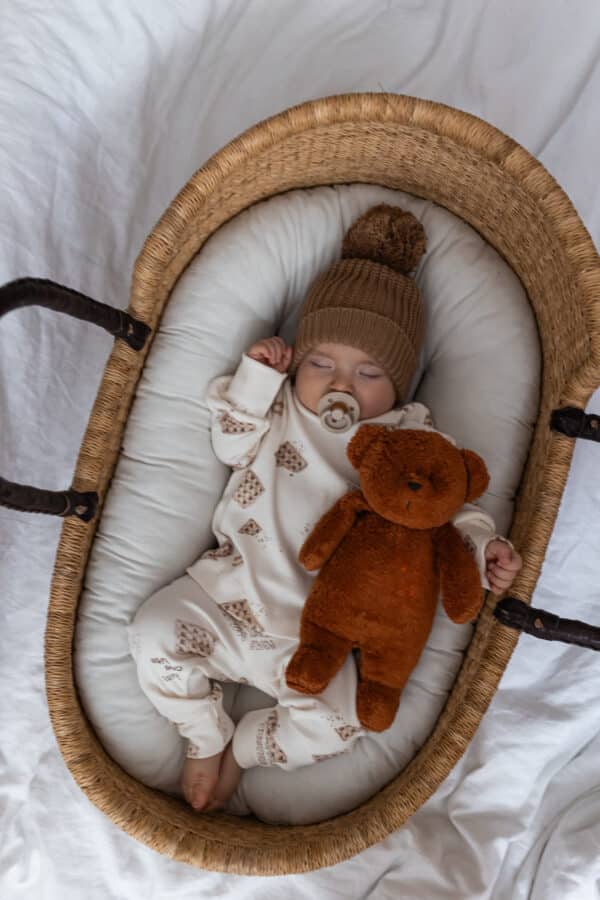 Moonie Slaapknuffel met Licht en Geluid Humming Bear bij Grasonderjevoeten.nl