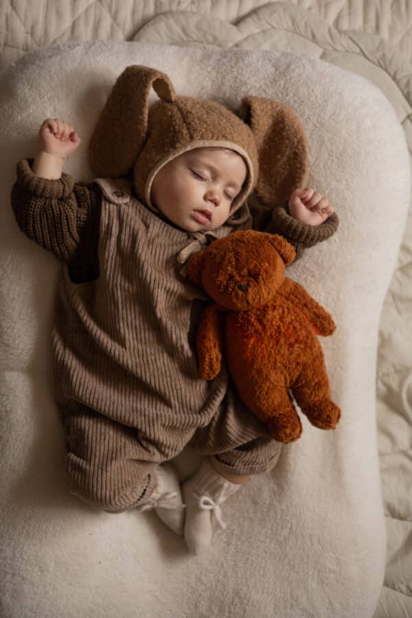 Moonie Slaapknuffel met Licht en Geluid Humming Bear bij Grasonderjevoeten.nl