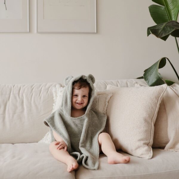 Mushie Poncho Handdoek Beer Moss 1-3 jaar